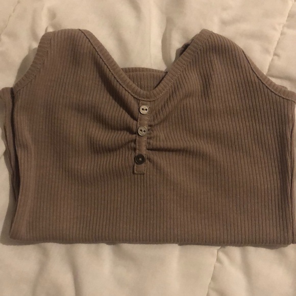 2 cute tank tops ;) - Picture 2 of 5